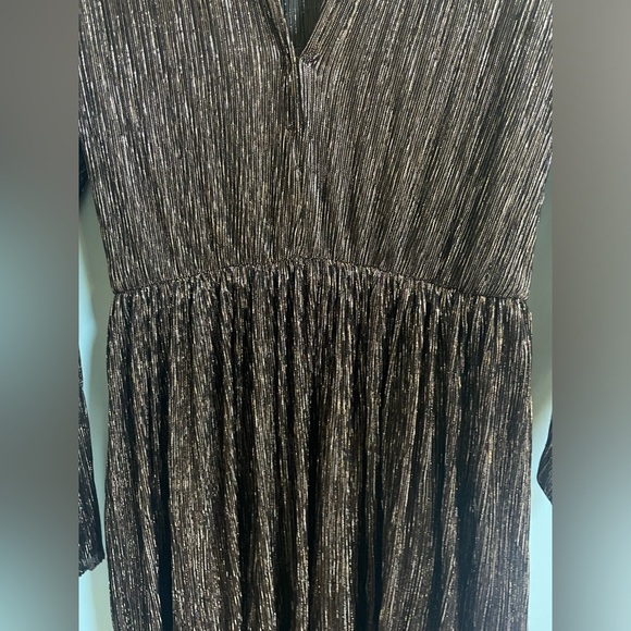 Sabina Musayev Bronze long tiered long sleeve dress with Plunge Neckline - Picture 4 of 9